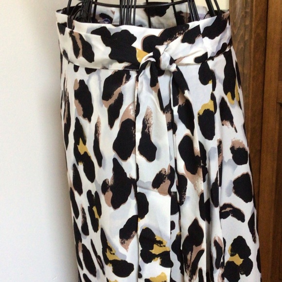 New choice Wrap Skirt, size Medium, new with tags - Picture 2 of 6